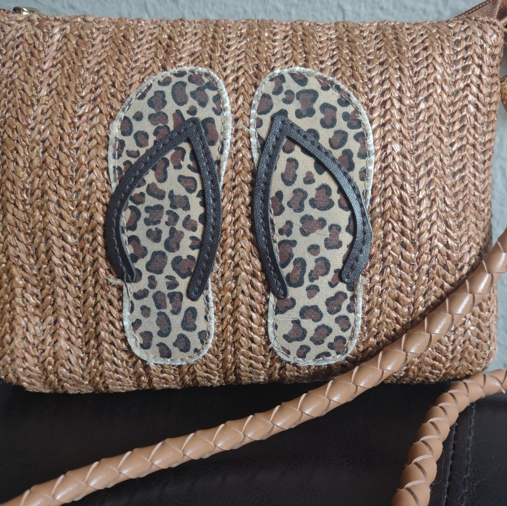 Sondra Roberts Squared Woven Straw Rafia Flip Flop Crossbody Bag - Picture 12 of 14